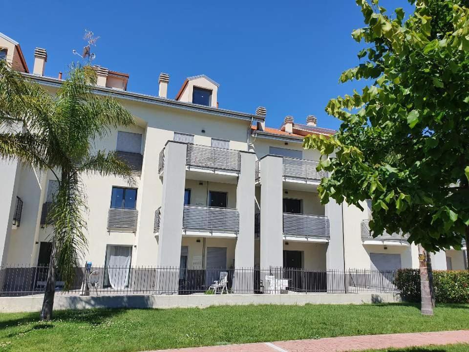Casa Di Clara Apartment San Bartolomeo Al Mare Exterior photo